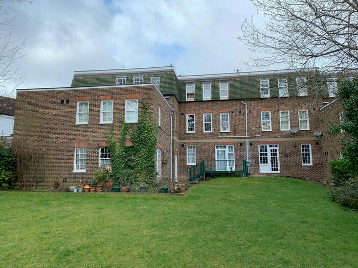 3 Bedroom Maisonette To Rent In Firtree Court, Mays Hill Road, Bromley, BR2