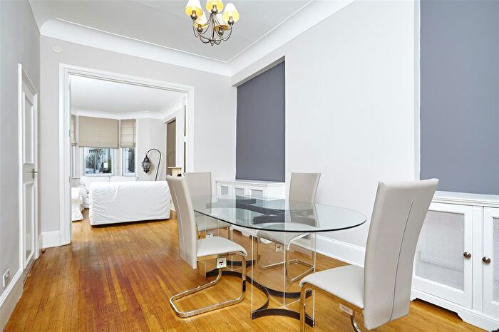 2 Bedroom Flat To Rent In Beaufort Street, London, SW3