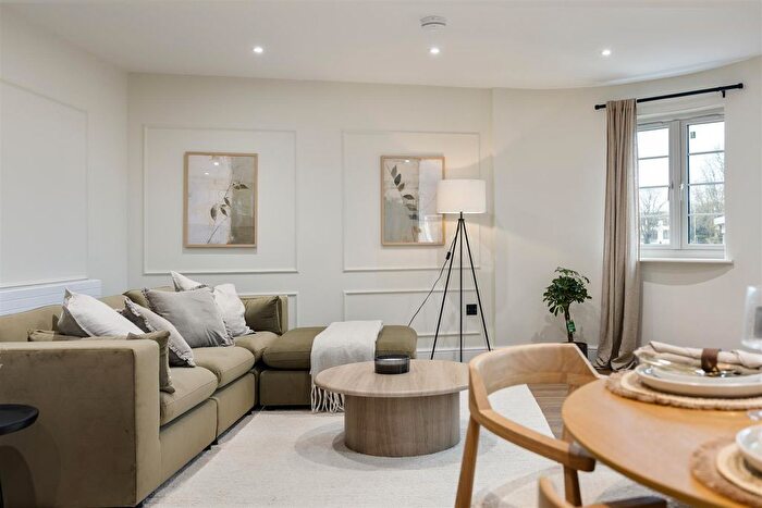 2 Bedroom Flat For Sale In , Home Suite Home, Rushden, NN10