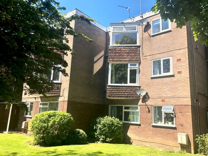 2 Bedroom Flat To Rent In Scott Hall Road, Leeds, LS17