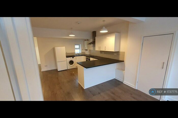 1 Bedroom Flat To Rent In Lewes Road, Brighton, BN2