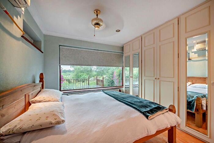 4 Bedroom Detached House For Sale In Southend Road, Bradfield Southend, Berkshire, RG7