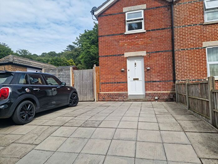 2 Bedroom End Terrace House To Rent In Wentworth Drive, Broadstone, BH18