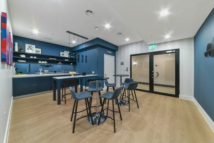2 Bedroom Flat To Rent In Bouchon Point, The Silk District, E1