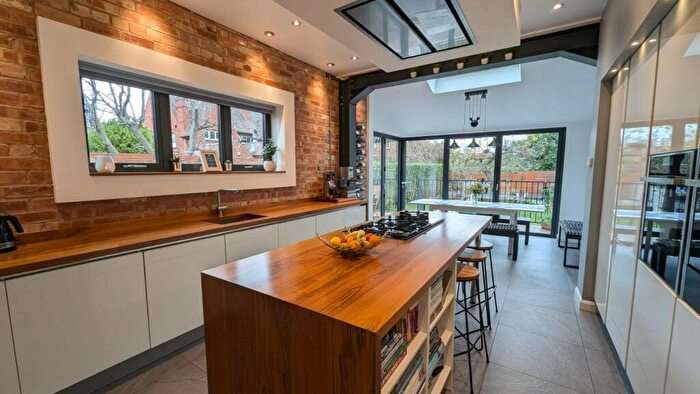 4 Bedroom Semi-Detached House To Rent In Lady Bay Road, NG2