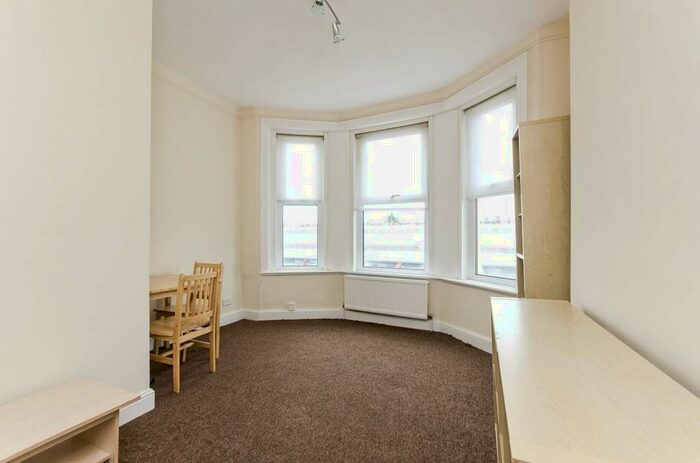 1 Bedroom Flat To Rent In High Road, Finchley, London, N12