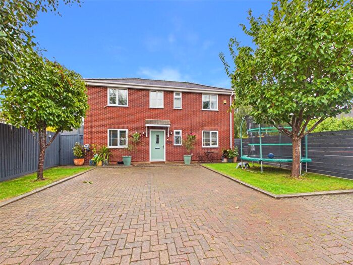 3 Bedroom Detached House For Sale In Juniper Close, Innsworth, Gloucester, Gloucestershire, GL3