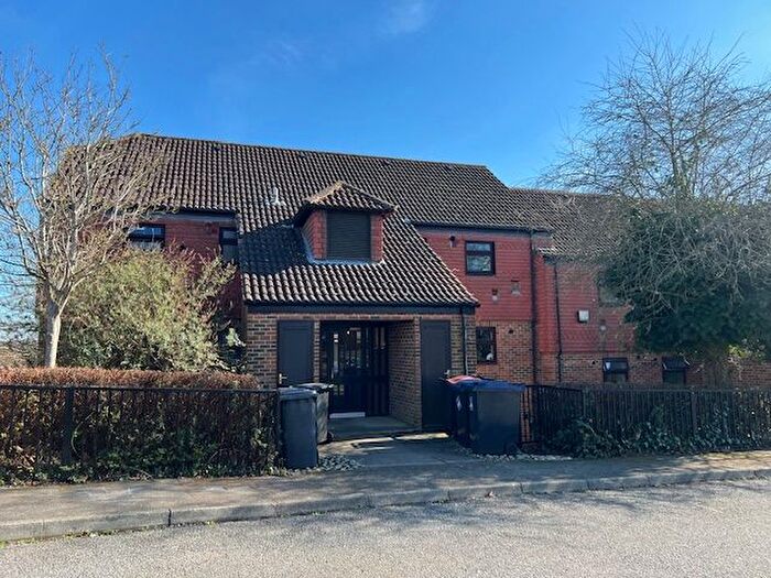 1 Bedroom Flat To Rent In Bicknor Close, Canterbury, CT2