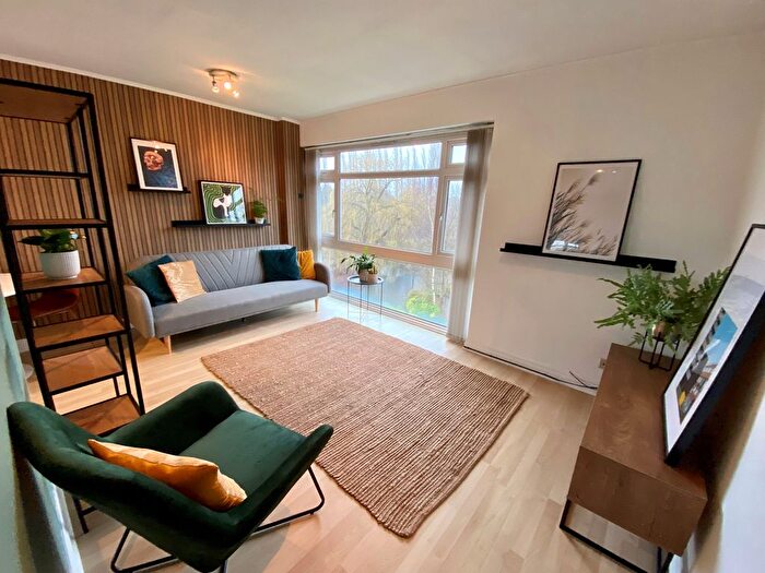 1 Bedroom Flat To Rent In Beech House, Manchester, M20