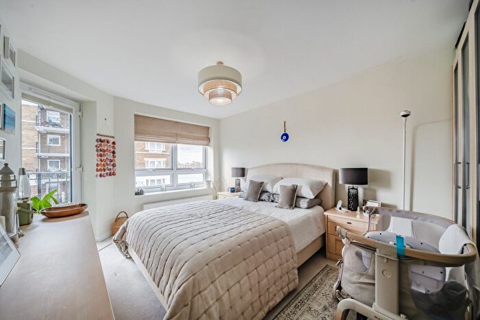 2 Bedroom Flat For Sale In Princes Riverside Road, London, SE16