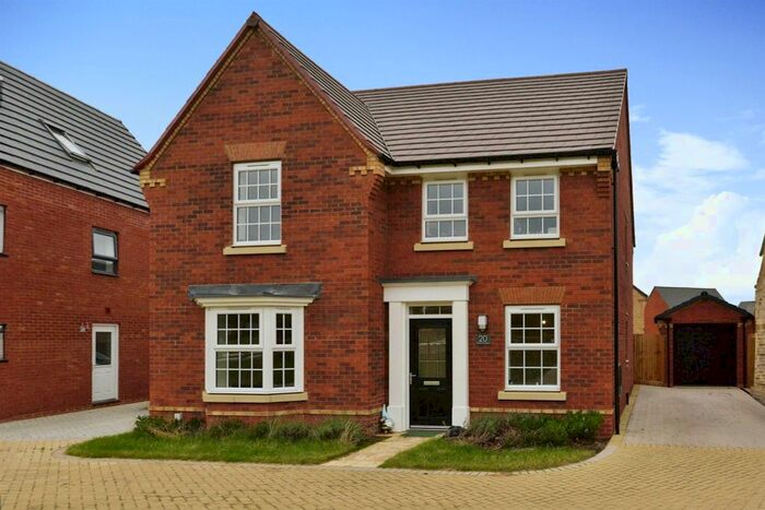 4 Bedroom Detached House To Rent In Flora Garden, Fairfields, Milton Keynes, MK11