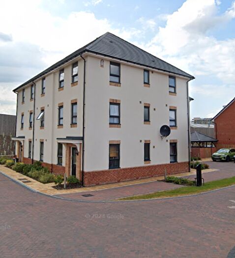 2 Bedroom Flat To Rent In Pett Walk, Rotherham, South Yorkshire, S60