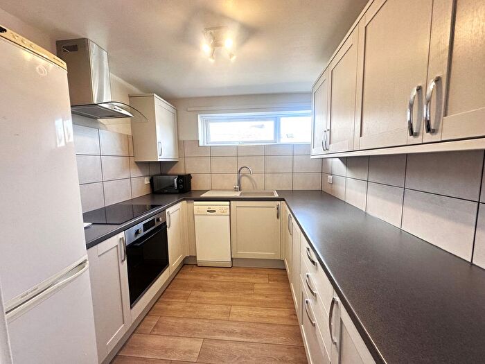 2 Bedroom Flat To Rent In Hurst Street, Oxford, OX4