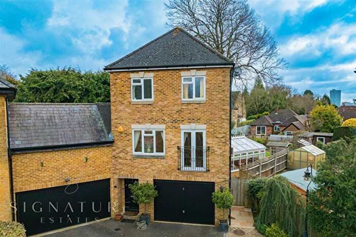 5 Bedroom Property For Sale In Saxton Mews, Dellfield Close, Watford, WD17
