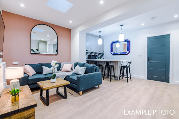 5 Bedroom Property To Rent In Gemini Road, Salford, M6