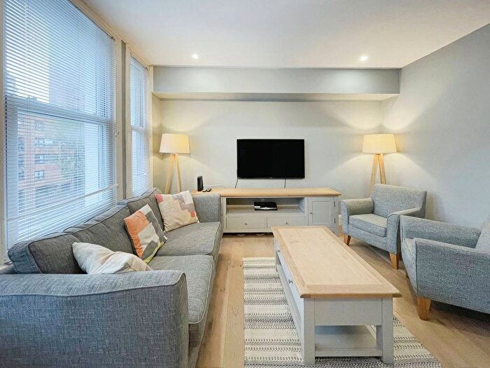 2 Bedroom Flat For Sale In Edith Grove, Chelsea, London, SW10