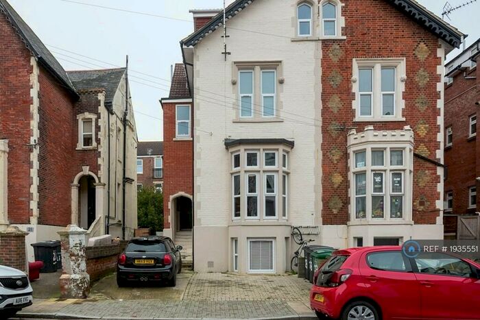 2 Bedroom Flat To Rent In Shaftesbury Road, Southsea, PO5
