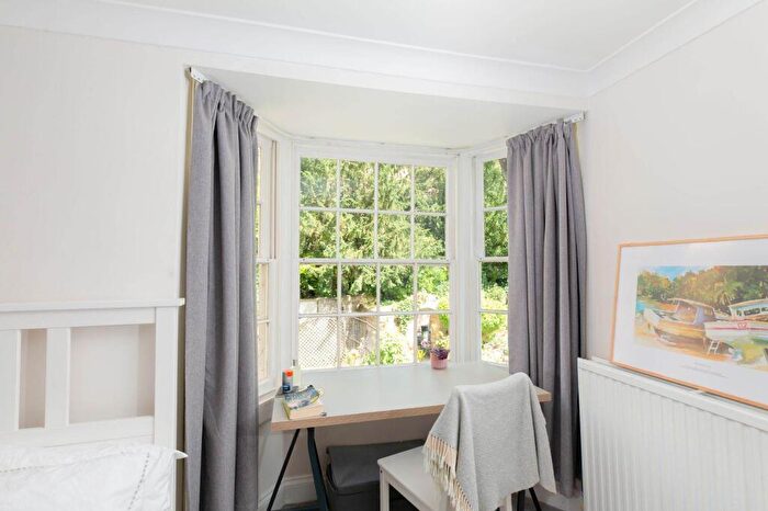 2 Bedroom Apartment To Rent In Cavendish Road, BA1
