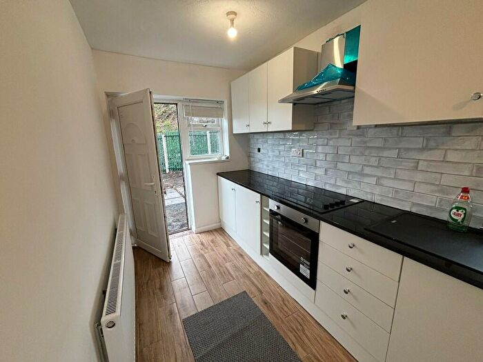 2 Bedroom End Of Terrace House To Rent In Wykebeck Avenue, Leeds, West Yorkshire, LS9