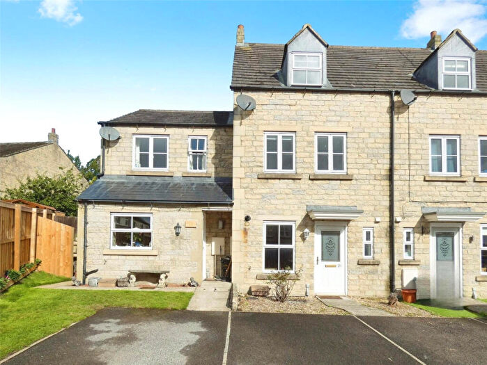 3 Bedroom Town House For Sale In Dale Way, Leyburn, DL8