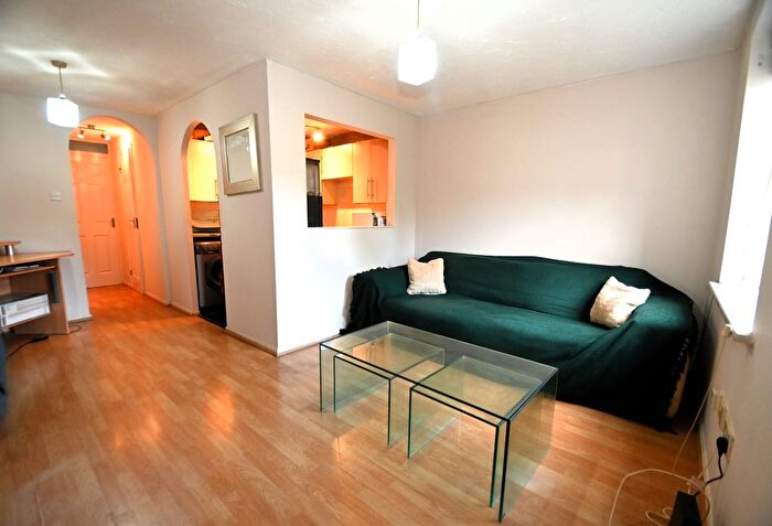 1 Bedroom Maisonette To Rent In Maplin Park, Slough, Berkshire, SL3