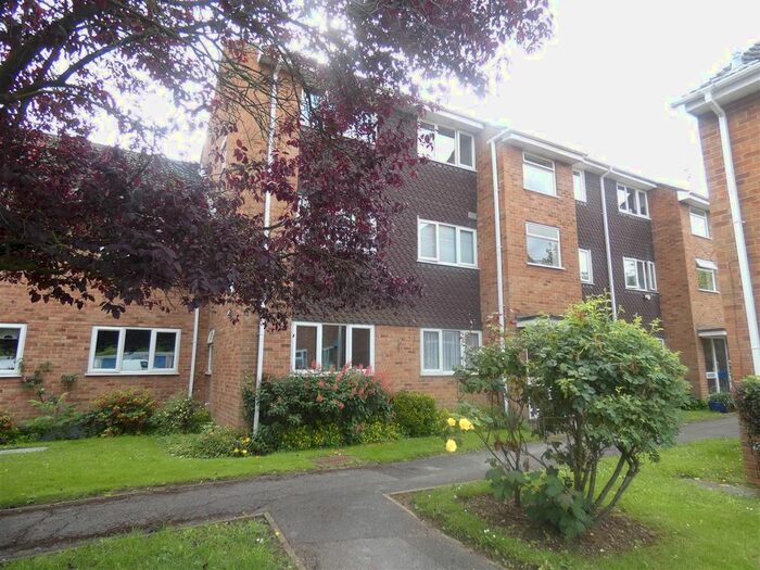 2 Bedroom Flat To Rent In Brook Crescent, Cippenham, SL1