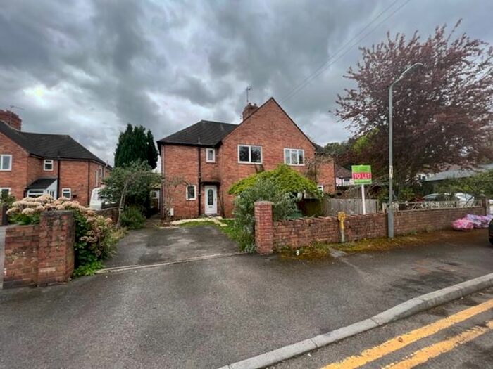 3 Bedroom Semi-Detached House To Rent In Park Court, Abergavenny, NP7