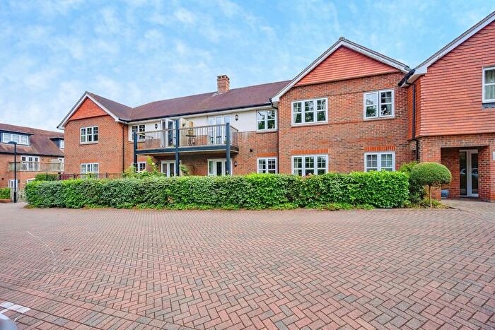 3 Bedroom Property For Sale In Wordsworth Close, Kings Park, St Albans, AL3