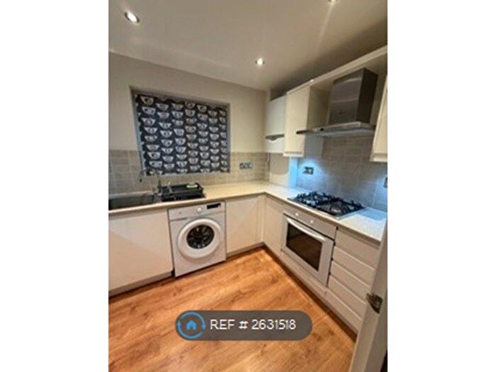 2 Bedroom Flat To Rent In Sevenoaks Close, Sutton, SM2