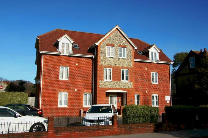 2 Bedroom Apartment To Rent In Warsash Road, Locks Heath, SO31