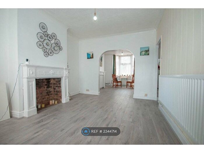 3 Bedroom Terraced House To Rent In William Street, Rugby, CV21