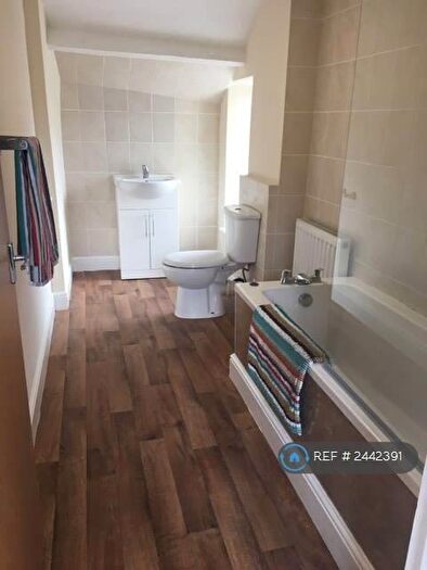 2 Bedroom Flat To Rent In Beck Lane, Brampton, CA8