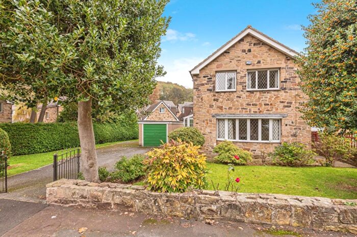 3 Bedroom Detached House For Sale In Bankfield Park Avenue, Huddersfield, HD4
