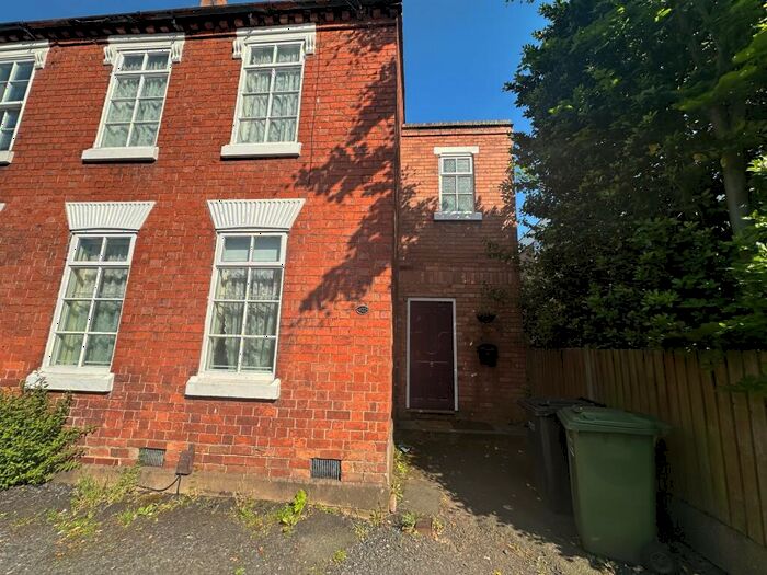 4 Bedroom House To Rent In Chester Road North, Kidderminster, DY10