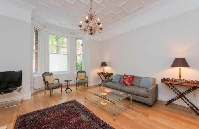 2 Bedroom Flat To Rent In Lower Sloane Street, London, SW1W