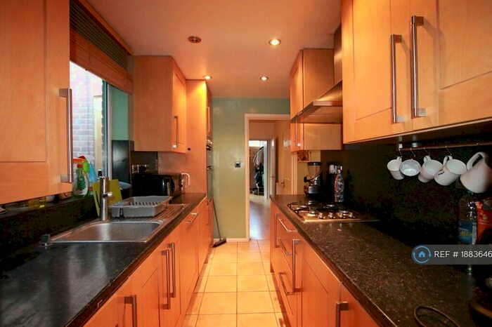 3 Bedroom Terraced House To Rent In Blenheim Gardens, Reading, RG1