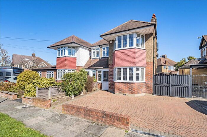 3 Bedroom Semi Detached House For Sale In Glebe Gardens, New Malden, KT3