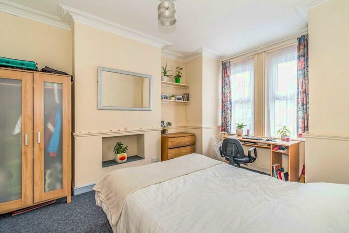 4 Bedroom House To Rent In Livingstone Road, Southampton, Hampshire, SO14