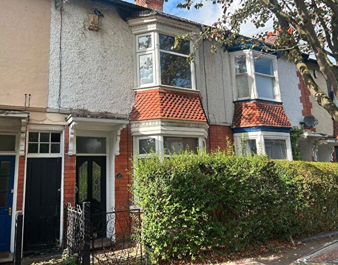 3 Bedroom Terraced House For Sale In Lavender Road, Leicester, LE3