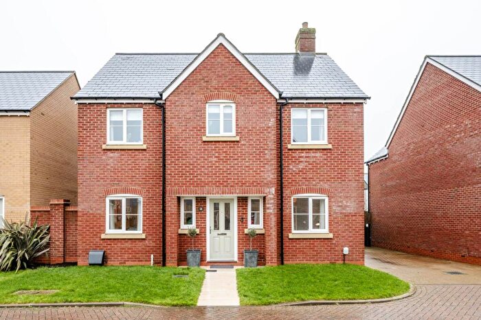 4 Bedroom Detached House For Sale In Burrows Crescent, Chipping Norton, OX7