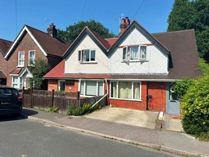 3 Bedroom Semi-Detached House For Sale In School Road, Haslemere, GU27