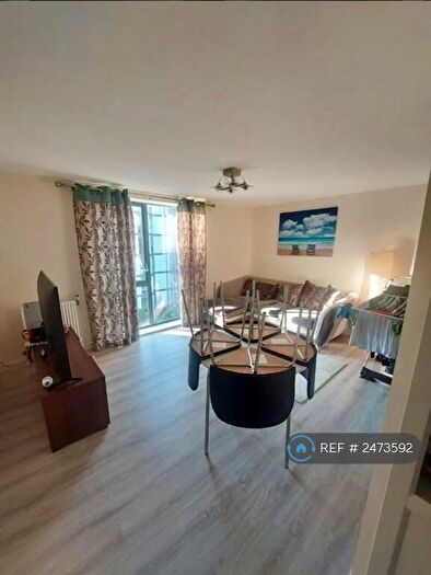 2 Bedroom Flat To Rent In Salk Close, London, NW9