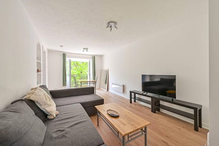 2 Bedroom Flat To Rent In Selhurst Close, Wimbledon Common, London, SW19