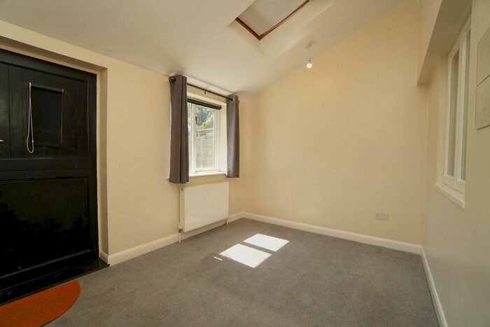 1 Bedroom Flat To Rent In Apartment Ivon House, Long Street, Easingwold, YO61