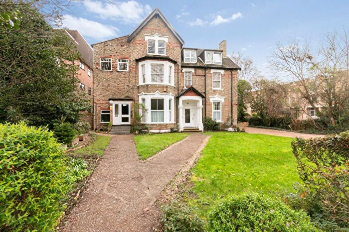 2 Bedroom Flat To Rent In The Avenue, Beckenham, BR3