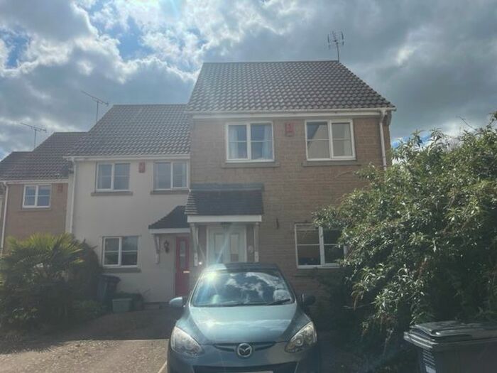 3 Bedroom Semi-Detached House To Rent In Broadoak Road, Bristol, BS40
