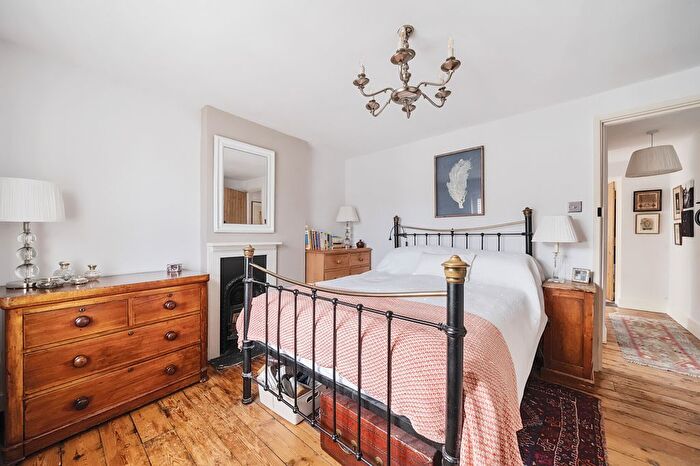 2 Bedroom Semi-Detached House For Sale In Middle Bourne Lane, Farnham, GU10