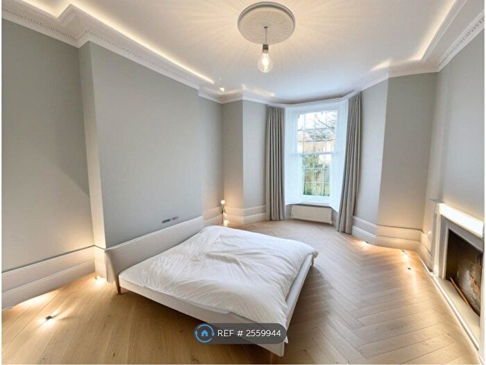 3 Bedroom Maisonette To Rent In Amhurst Road, London, E8