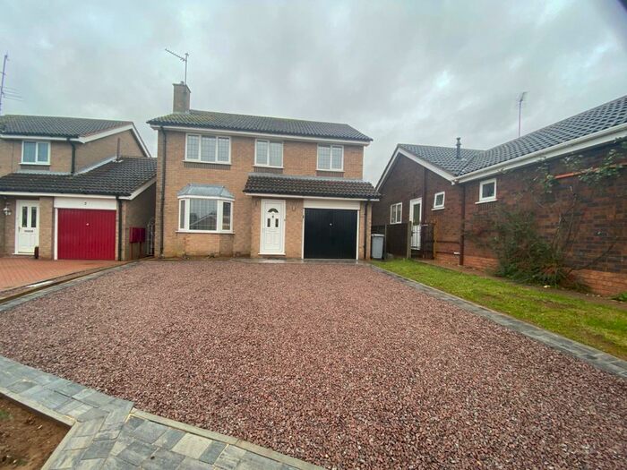 4 Bedroom Detached House To Rent In Charnwood Drive, Kettering, NN15