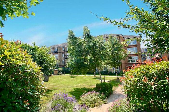 2 Bedroom Flat To Rent In Radcliffe House, London, SE20